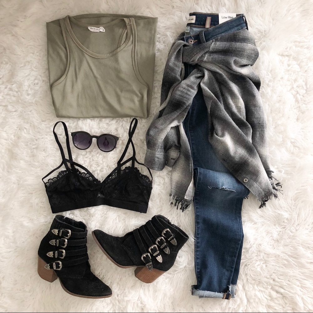 ✨ Final Price- Fringe Hem Flannel - Picture 2 of 5